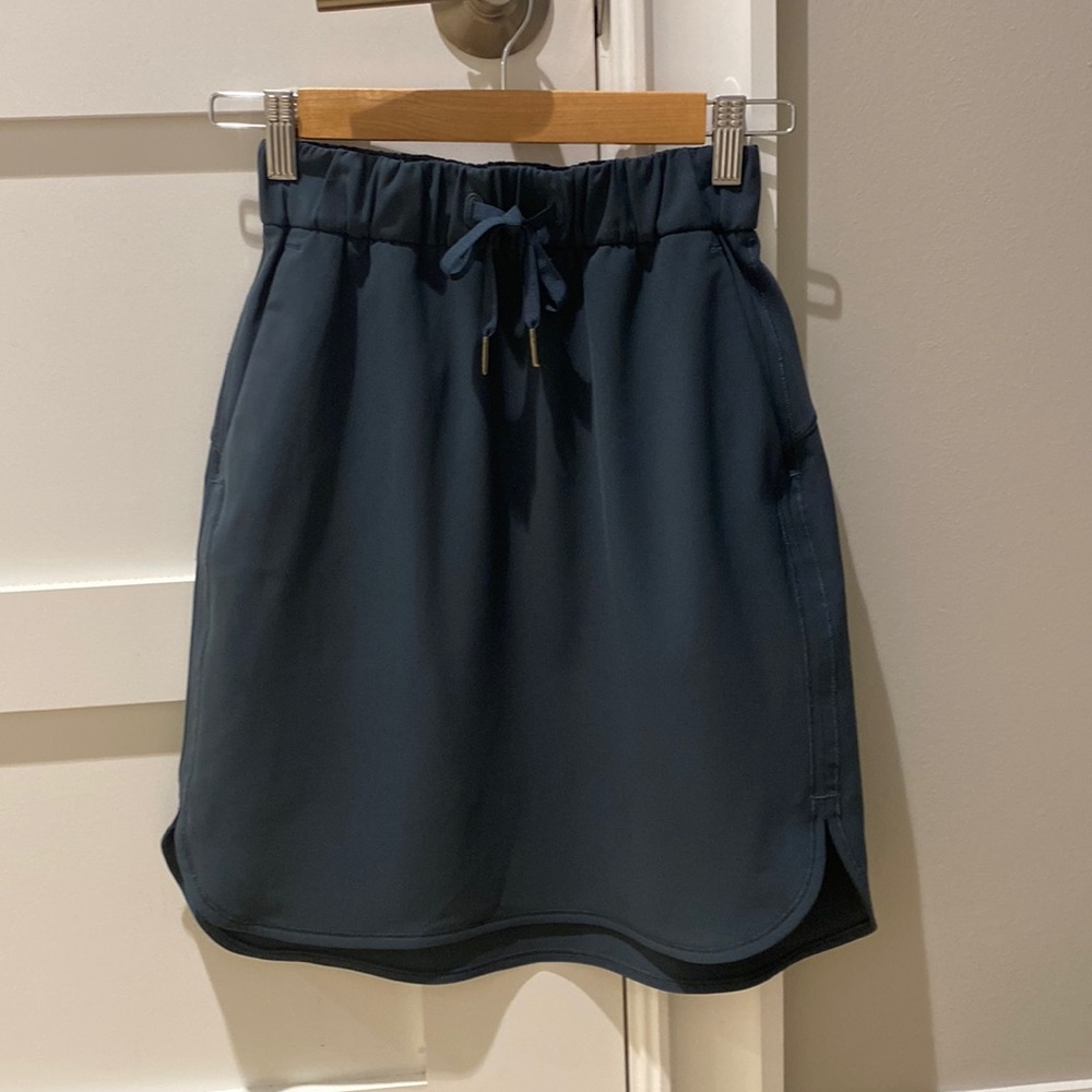 Lululemon “On the Fly” Skirt-size 2